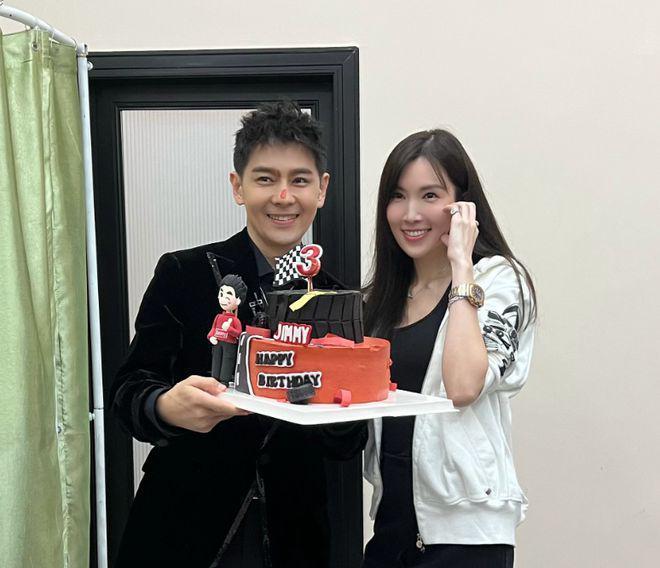 林志颖带妻子陈若仪现身成团夜，长胖十几斤更帅