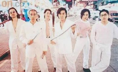 还记得《古惑仔》里的郑伊健吗？与妻子丁克至今？