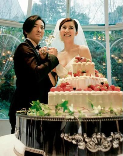 还记得《古惑仔》里的郑伊健吗？与妻子丁克至今？