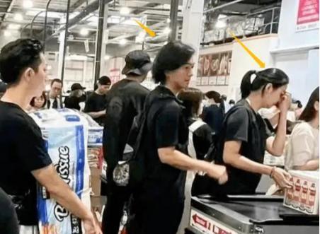 还记得《古惑仔》里的郑伊健吗？与妻子丁克至今？