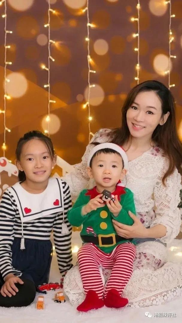 前TVB女星参加儿子毕业礼，神秘丈夫仍缺席，曾因未婚生女遭雪藏