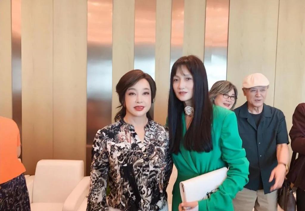 看了这9位55 女星现状，才知道前凸后翘，比不上优雅松弛