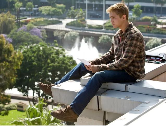 美国男星埃文艾林森在家中猝逝，年仅35岁，哥哥曾因吸毒过量致死