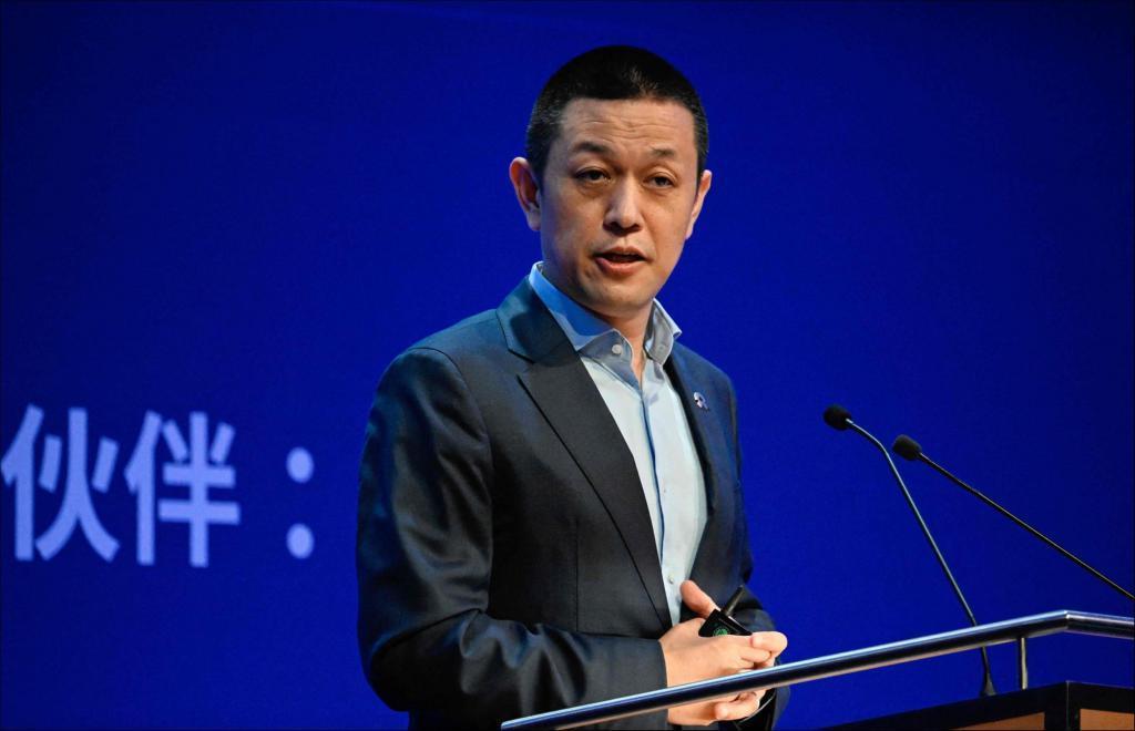 李斌奋力留在牌桌上