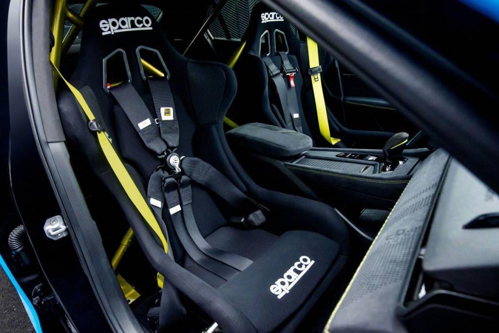 领克 03  ，国产燃油车最后的荣光