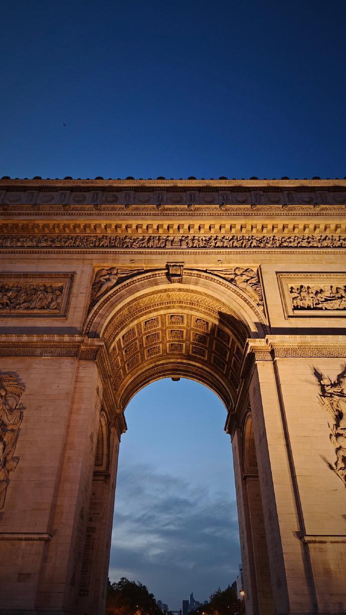 一加 12 手机预热：搭载 6400 万潜望式长焦，号称“同档最强”