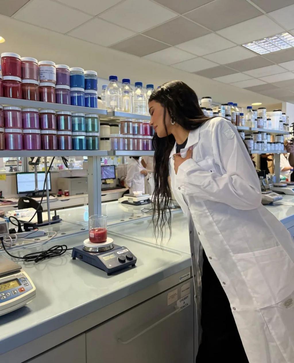 世界最年轻富婆，全靠抄？！