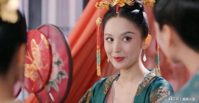 明明长得很丑，却非要演“绝世美男”，这位男星当观众高度近视？