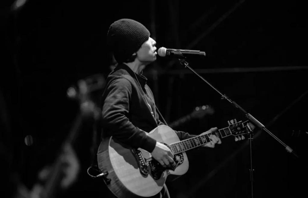 赵雷：钱有了，但没意思