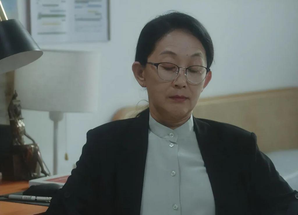 一个人毁了整部剧！11月刚结束，37岁热依扎就以这种方式翻车了