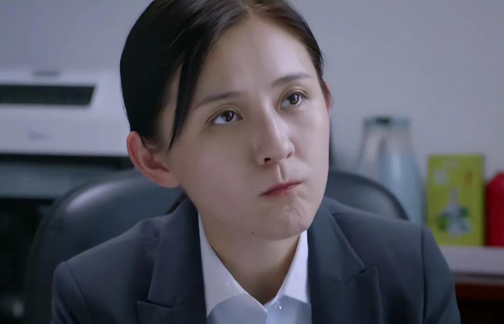 一个人毁了整部剧！11月刚结束，37岁热依扎就以这种方式翻车了