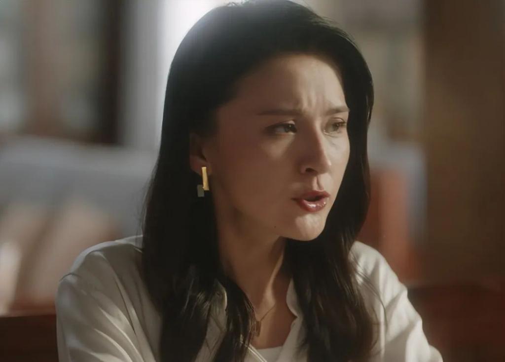 一个人毁了整部剧！11月刚结束，37岁热依扎就以这种方式翻车了