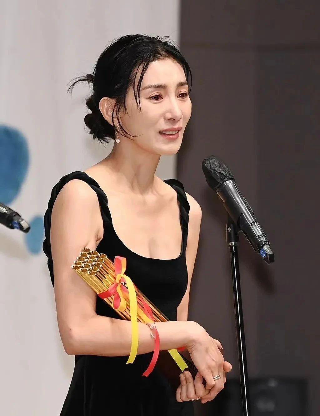 ​熬了30年，她的神演技终于爆了