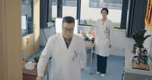 又一部国产悬浮？不，豆瓣8.2实至名归