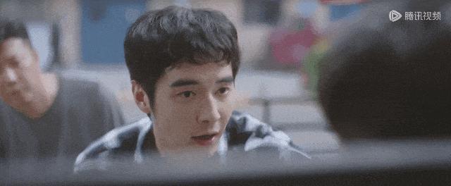 又一部国产悬浮？不，豆瓣8.2实至名归