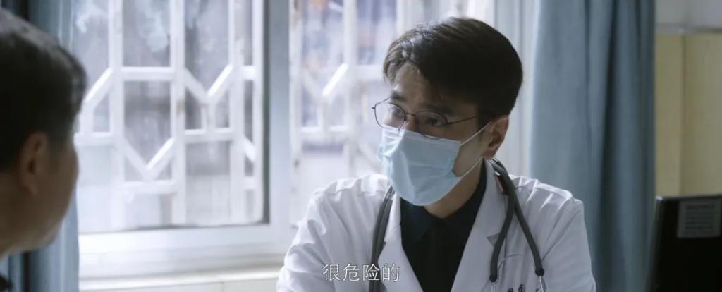 又一部国产悬浮？不，豆瓣8.2实至名归