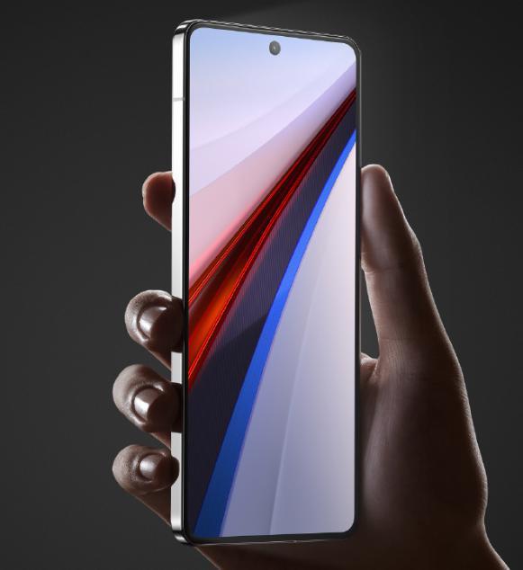 iQOO 12 / Pro手机亮相：直屏曲屏双版本，黑、白、红三款配色