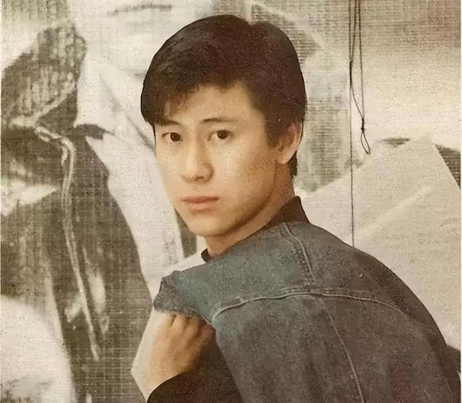 55岁解晓东近况曝光，与阎维文朱时茂开心聚餐