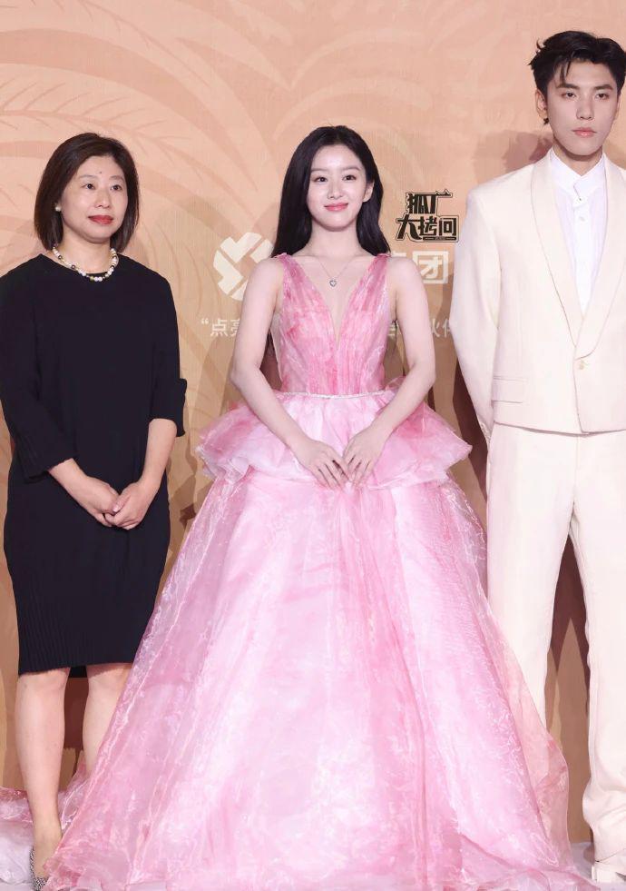 嚯！她居然悄悄复出了？