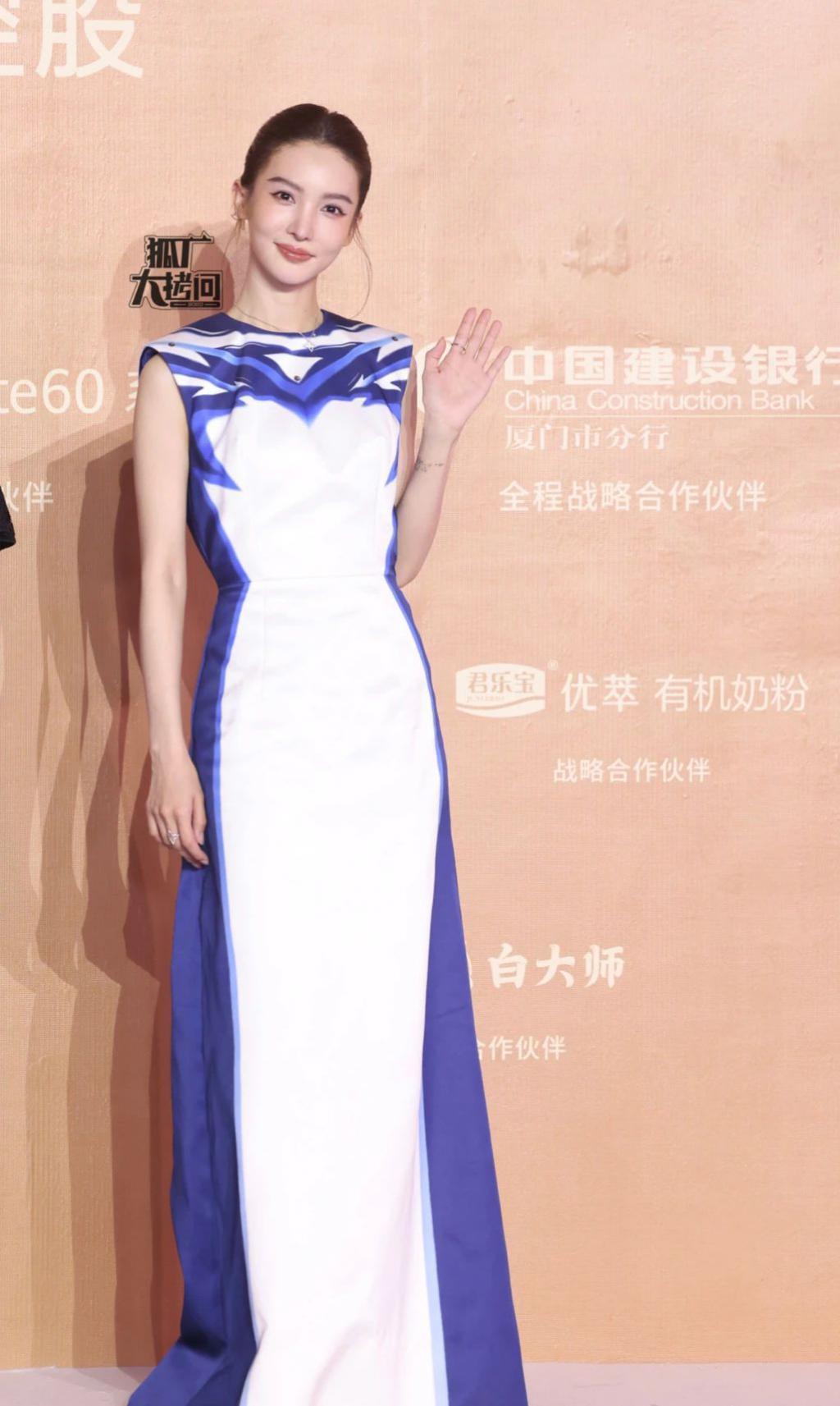 嚯！她居然悄悄复出了？