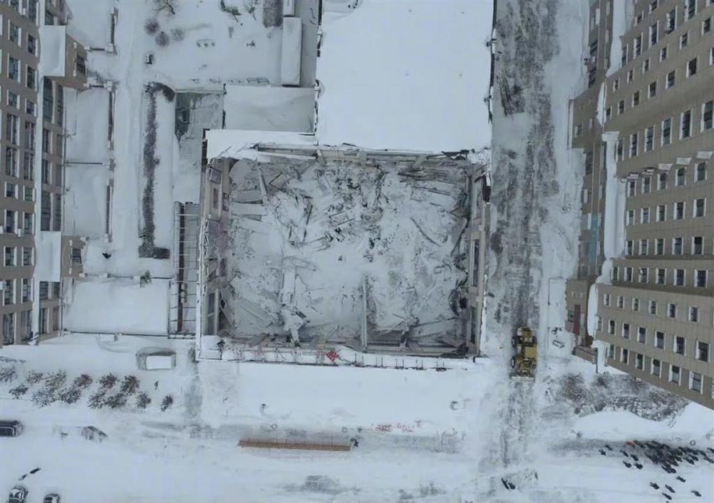 他承认隐婚当爸，他和前妻的狗血闹剧还没完？