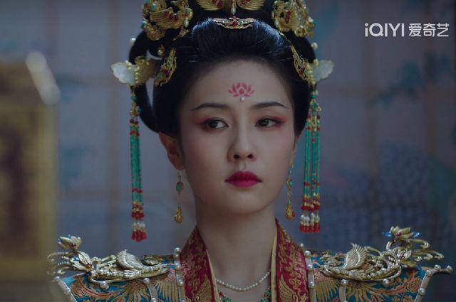 《宁安如梦》开播槽点多！运镜雷人镜头乱转，滤镜被嘲像鬼片