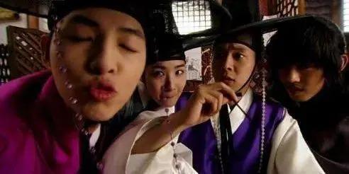 韩男团顶流塌房后仍不肯退休，和泰国富婆恋爱拿代言合约