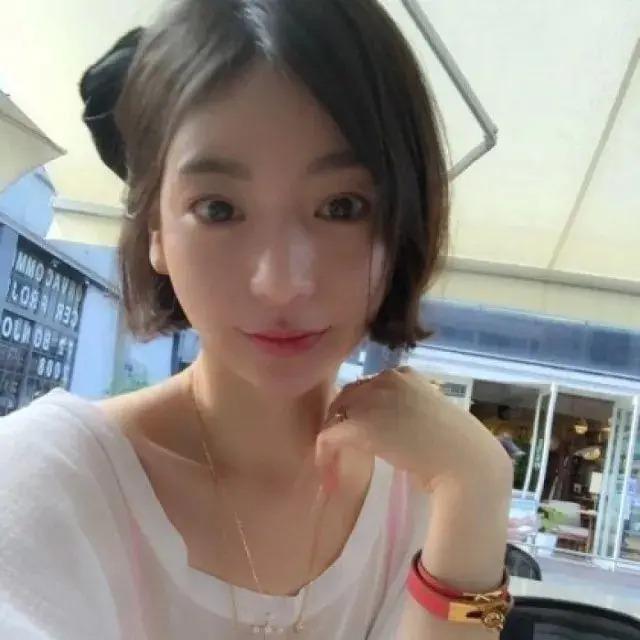 韩男团顶流塌房后仍不肯退休，和泰国富婆恋爱拿代言合约