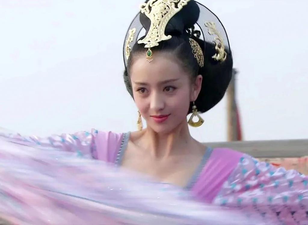 “四大普女”之一的白鹿，连着两部剧都演大美人，不心虚吗？