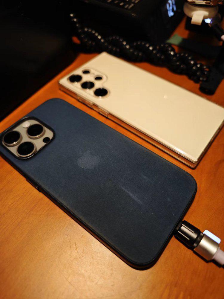 华为充电器不能给iPhone充电，究竟是谁有问题？