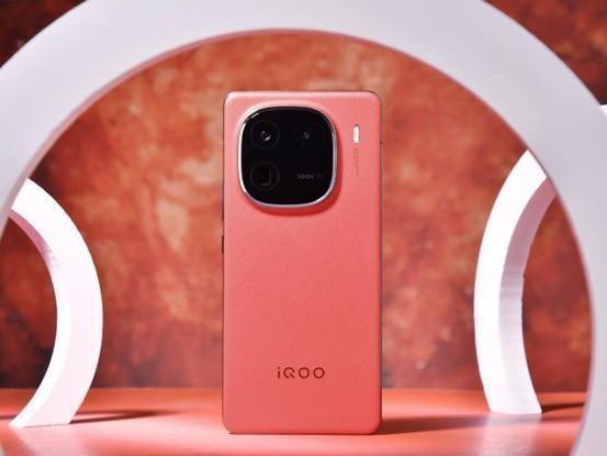 iQOO 12系列亮点解析：真水桶的性能旗舰