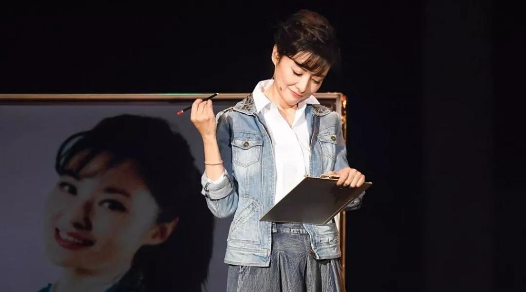 在央视,她的离开悄无声息