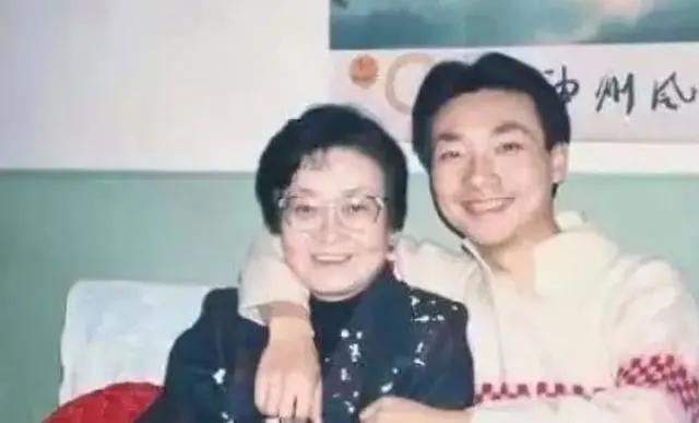 在央视,她的离开悄无声息