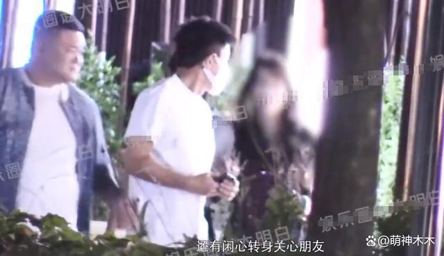 贾乃亮聚会后带美女回家，疑似恋情曝光，和李小璐复婚无望