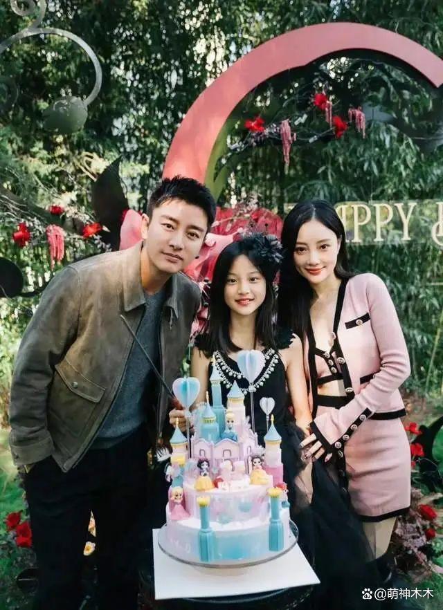 贾乃亮聚会后带美女回家，疑似恋情曝光，和李小璐复婚无望