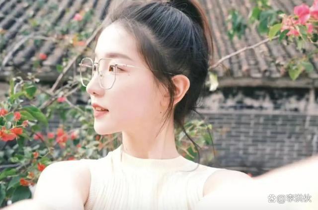 董明珠回应孟羽童离职事件,人在格力还接私活,嘲讽对方人品