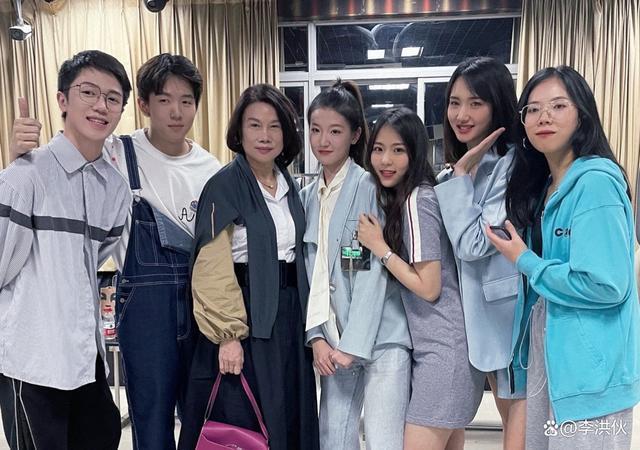 董明珠回应孟羽童离职事件,人在格力还接私活,嘲讽对方人品