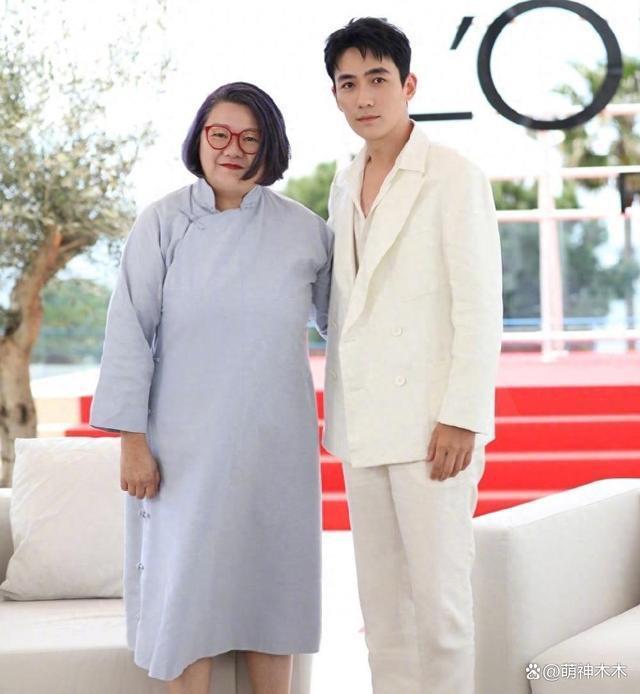 洪晃吹法国神药被指崇洋媚外，还在评论区狡辩辟谣