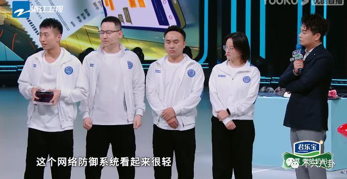 心疼她！这样的庆生方式和恶俗婚闹有什么区别？