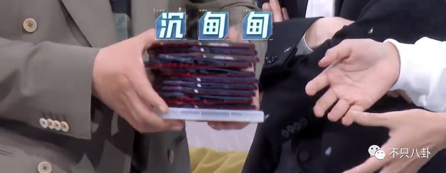 心疼她！这样的庆生方式和恶俗婚闹有什么区别？