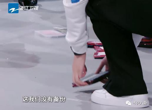 心疼她！这样的庆生方式和恶俗婚闹有什么区别？