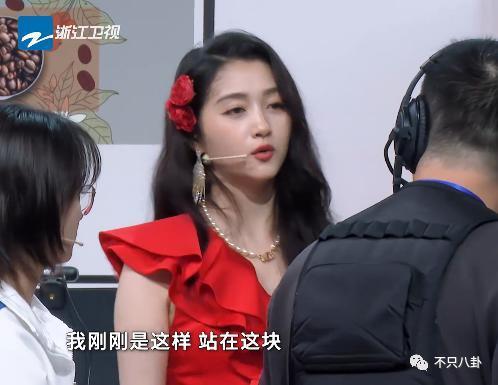 心疼她！这样的庆生方式和恶俗婚闹有什么区别？