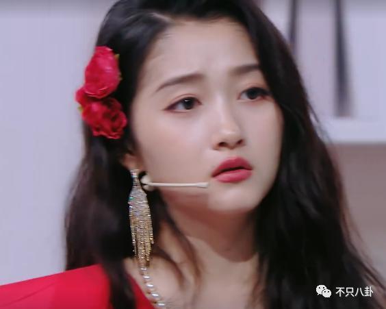 心疼她！这样的庆生方式和恶俗婚闹有什么区别？