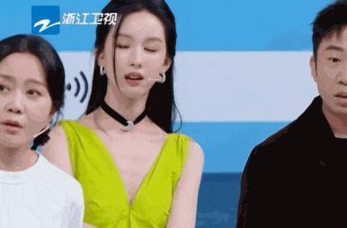 心疼她！这样的庆生方式和恶俗婚闹有什么区别？