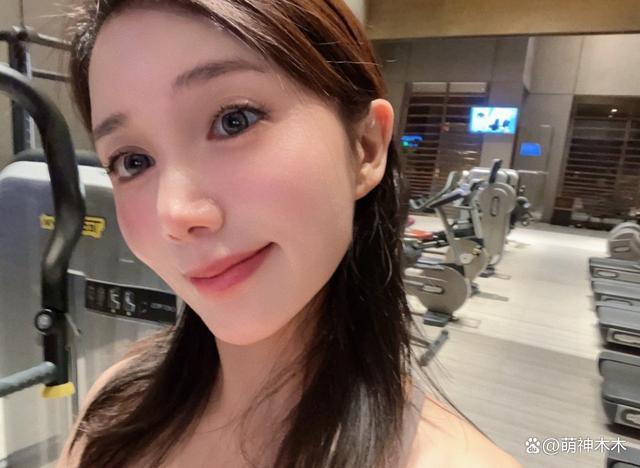 黄景瑜前妻再发长文,因签署协议被限制言论,跟前夫家庭还有联系