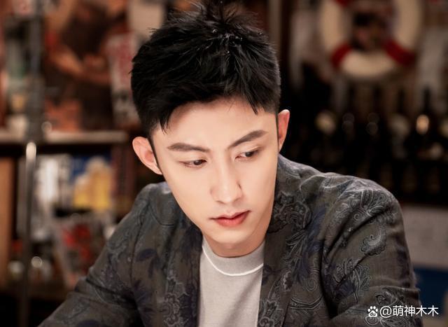 黄景瑜前妻再发长文,因签署协议被限制言论,跟前夫家庭还有联系