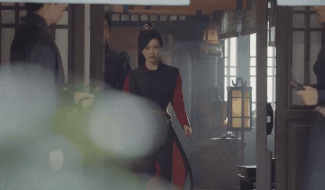 忍得了景甜女扮男装，忍不了上战场还浓妆艳抹