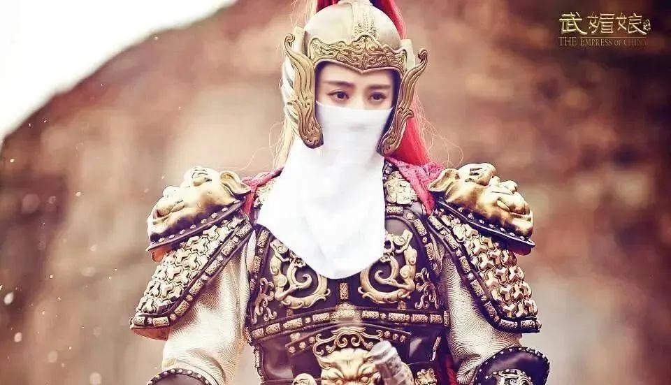 忍得了景甜女扮男装，忍不了上战场还浓妆艳抹
