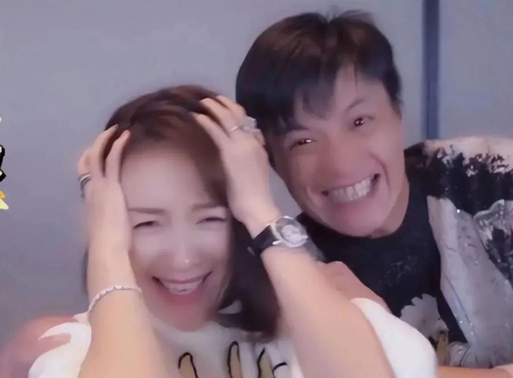 周一围朱丹新综艺，一个卑微一个爱搭不理，装都懒得装！