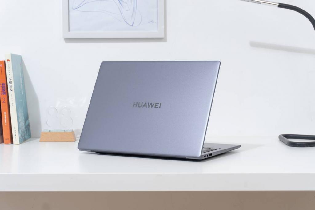 一线记者的采编效率神器 华为擎云 G740商用笔记本亮相2023进博会